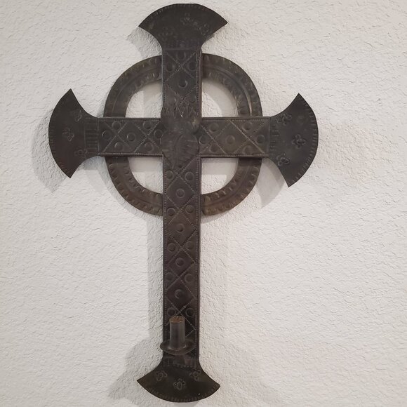 Lightweight Metal Celtic Wall Cross - Picture 1 of 7
